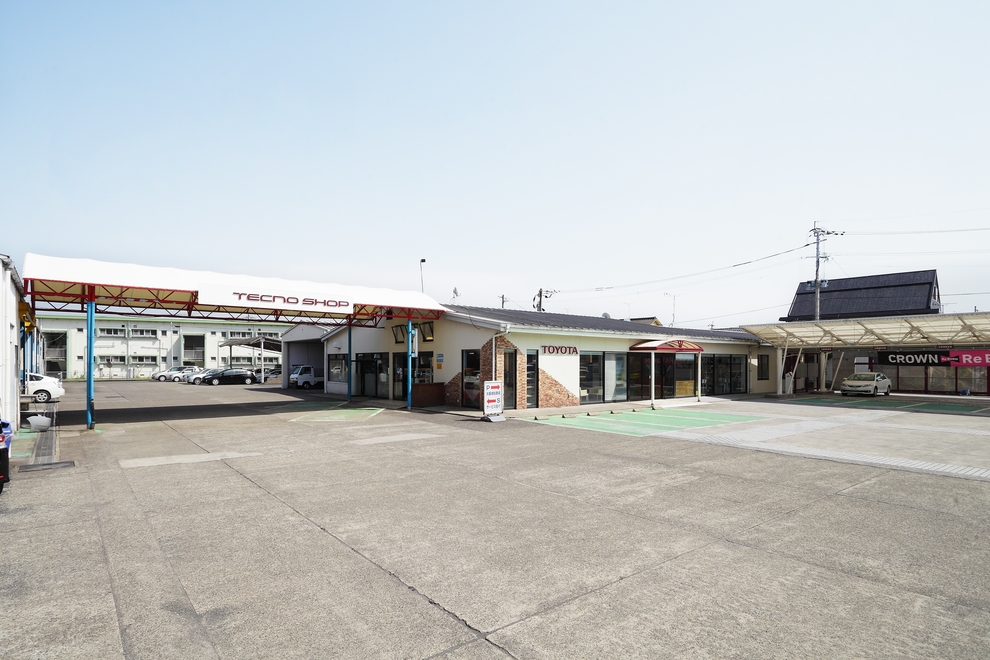隼人店外観